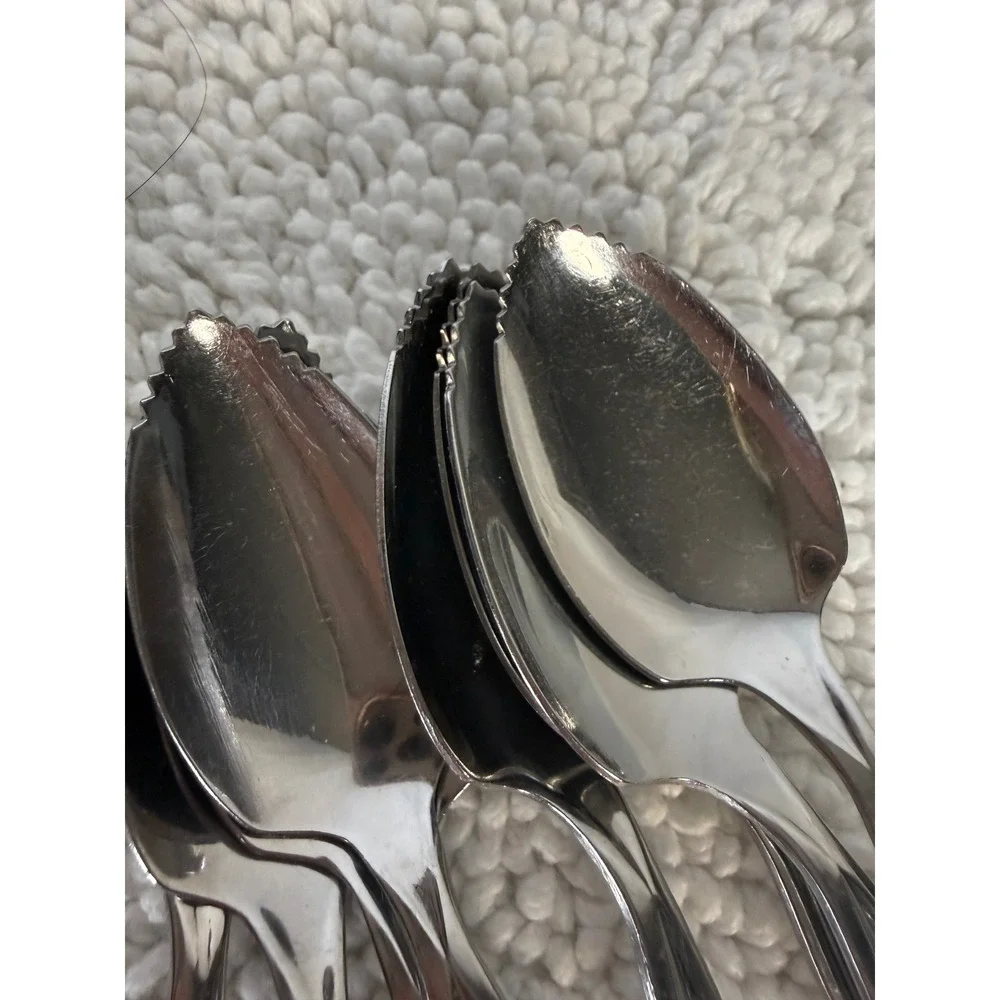 WM Rogers Mfg Co Stainless USA Grapefruit Spoons Set of‎ 8 Serrated Edge